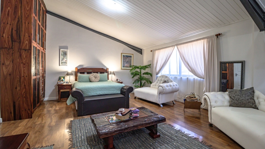 6 Bedroom Property for Sale in Stellenbosch Farms Western Cape